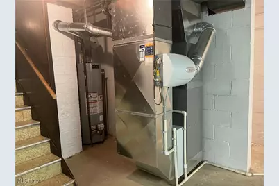 9152 Fosdick Road, Valleyview, OH 44125 - Photo 34