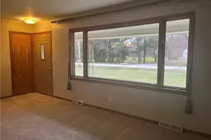 9152 Fosdick Rd, Valleyview, OH 44125 - Photo 16