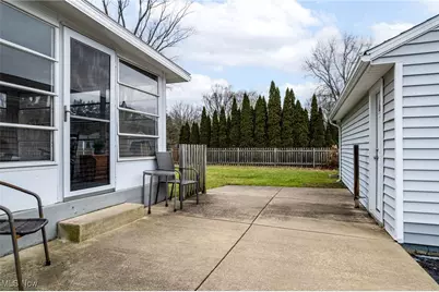 122 S Munroe Road, Tallmadge, OH 44278 - Photo 4