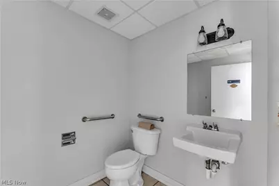 14006 W Lake Road, Vermilion, OH 44089 - Photo 16