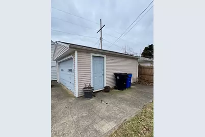 19612 Pawnee Avenue, Loveland, OH 44119 - Photo 4