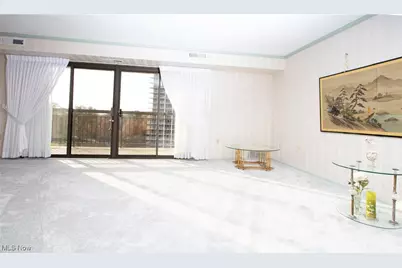 12550 Lake Avenue #810, Oakwood, OH 44107 - Photo 2