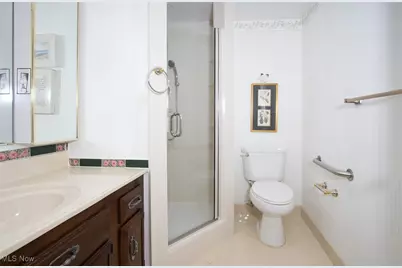 12550 Lake Avenue #810, Oakwood, OH 44107 - Photo 8