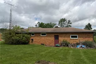 3858 Easton St NE, Canton, OH 44721 - Photo 2