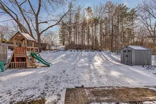 30350 Twin Lakes Dr, Wickliffe, OH 44092 - Photo 4