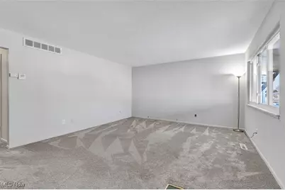 30350 Twin Lakes Drive, Wickliffe, OH 44092 - Photo 8