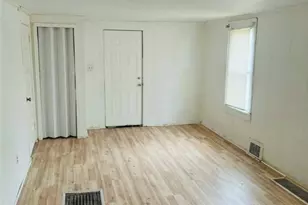 1315 Kohler Ave, Akron, OH 44314 - Photo 2