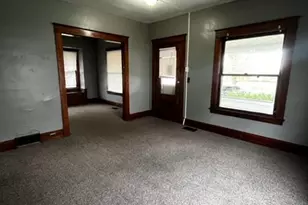 69 S Dunlap Ave, Youngstown, OH 44509 - Photo 2