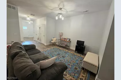 654 Treadway Boulevard, Sheffield Lake, OH 44054 - Photo 4