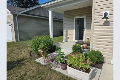 654 Treadway Boulevard, Sheffield Lake, OH 44054 - Photo 18