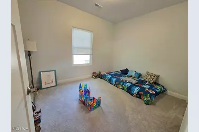 654 Treadway Boulevard, Sheffield Lake, OH 44054 - Photo 14