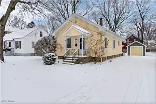 202 Ohio Ave, Wadsworth, OH 44281 - Photo 2