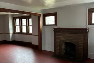 864 Forrest Dr, Akron, OH 44306 - Photo 2
