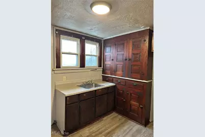 864 Forrest Drive, Akron, OH 44306 - Photo 4