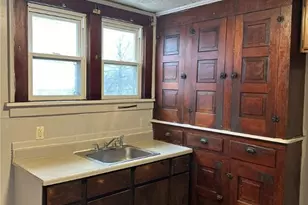 864 Forrest Dr, Akron, OH 44306 - Photo 4