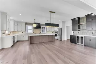 805 Club Dr W, Aurora, OH 44202 - Photo 14