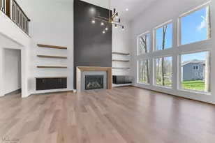 805 Club Dr W, Aurora, OH 44202 - Photo 8