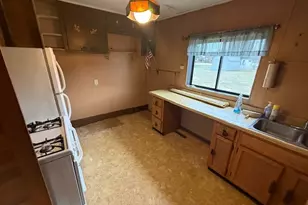 807 Clement Ave, Belpre, OH 45714 - Photo 12