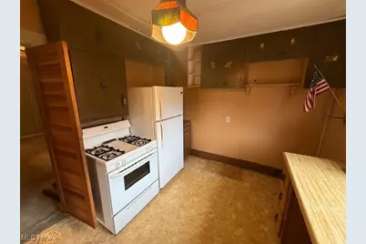 807 Clement Avenue, Belpre, OH 45714 - Photo 8