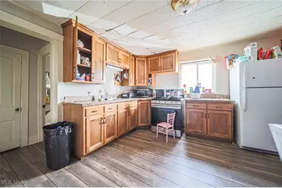 210 W 4th Street, Dover, OH 44622 - Photo 10