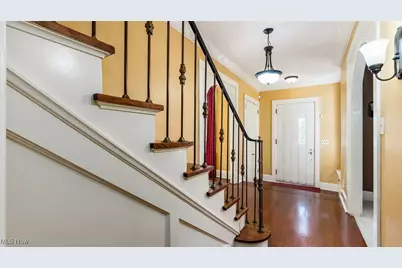 641 Fairmont Ave, Zanesville, OH 43701 - Photo 2