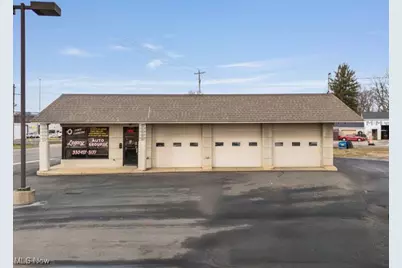 2105 Columbus Road NE, Canton, OH 44705 - Photo 1