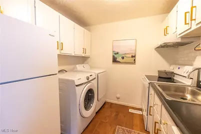 216 Moore Road #3V, Avon Lake, OH 44012 - Photo 6