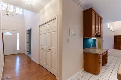 8955 Stoneybrook Drive, Grandview Heights, OH 44147 - Photo 8