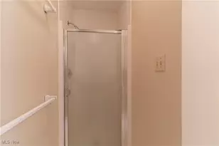 8955 Stoneybrook Dr, Grandview Heights, OH 44147 - Photo 30