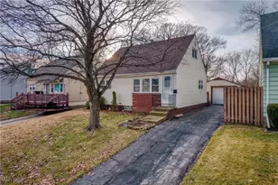 884 Blanding Ave, Akron, OH 44310 - Photo 2