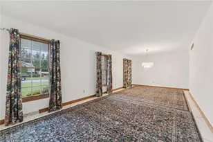 276 S Bayshore Dr, Columbiana, OH 44408 - Photo 4