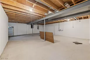 276 S Bayshore Dr, Columbiana, OH 44408 - Photo 32