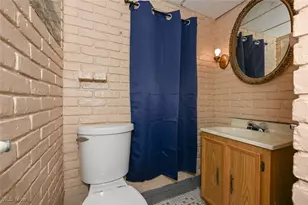 667 Elma St, Akron, OH 44310 - Photo 40