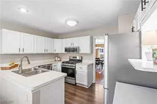 9026 Twin Hills Pkwy, Twinsburg, OH 44087 - Photo 12