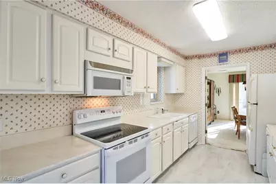 3384 S Smith Road, Fairlawn, OH 44333 - Photo 2