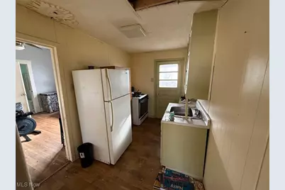 1048 Broadway Street, Martins Ferry, OH 43935 - Photo 8