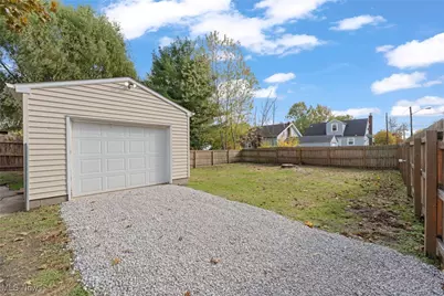 1602 18th Street NE, Canton, OH 44705 - Photo 6