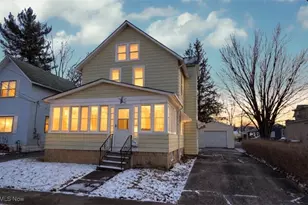 294 16th St, Elyria, OH 44035 - Photo 2