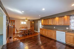 490 Mapleview Dr, Green Hills, OH 44131 - Photo 10