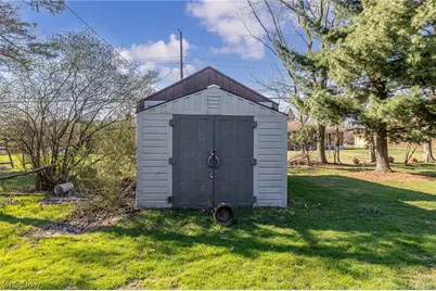 490 Mapleview Drive, Green Hills, OH 44131 - Photo 4