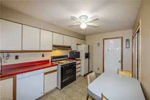 490 Mapleview Dr, Green Hills, OH 44131 - Photo 14