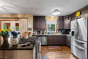 1905 Hampshire Cir NW, Uniontown, OH 44685 - Photo 8