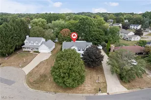 1905 Hampshire Cir NW, Uniontown, OH 44685 - Photo 2