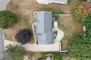 1905 Hampshire Cir NW, Uniontown, OH 44685 - Photo 32