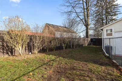 439 Larkin Avenue, Akron, OH 44305 - Photo 8