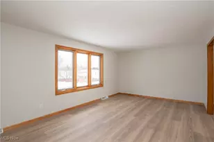 2218 Hidden Brook St NE, Canton, OH 44721 - Photo 6