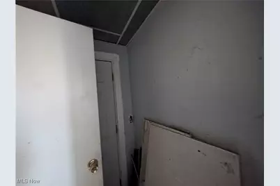 642 Gridley Avenue, Akron, OH 44306 - Photo 38