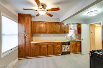 6506 Orchard Avenue, Parma, OH 44129 - Photo 8