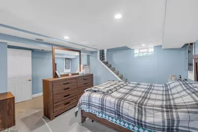 624 E Ford Avenue, Barberton, OH 44203 - Photo 24