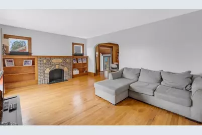 624 E Ford Avenue, Barberton, OH 44203 - Photo 2